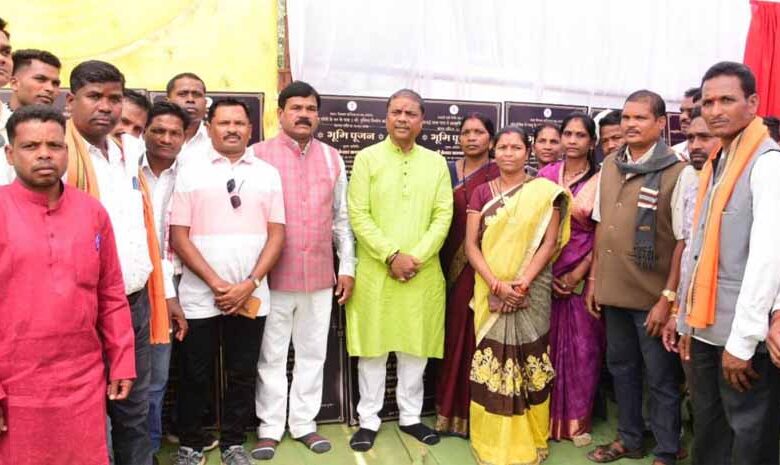 वन मंत्री कश्यप मर्दापाल में भूमिपूजन और मेला मंड़ई कार्यक्रम में हुए शामिल वन-मंत्री-कश्यप-मर्दापाल-में-भूमिपूजन-और-मेला-मंड़ई-कार्यक्रम-में-हुए-शामिल