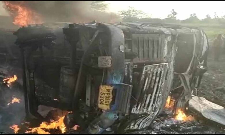 खरगोन टैंकर त्रासदी पर बड़ा फैसला: 25 परिवारों को 4 करोड़ का मुआवजा देने का आदेश खरगोन-टैंकर-त्रासदी-पर-बड़ा-फैसला:-25-परिवारों-को-4-करोड़-का-मुआवजा-देने-का-आदेश