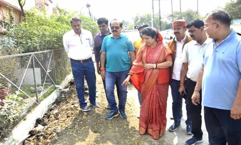 राज्यमंत्री गौर ने गोविंदपुरा में किया सड़कों का निरीक्षण, गुणवत्तापूर्ण कार्य के दिए निर्देश राज्यमंत्री-गौर-ने-गोविंदपुरा-में-किया-सड़कों-का-निरीक्षण,-गुणवत्तापूर्ण-कार्य-के-दिए-निर्देश