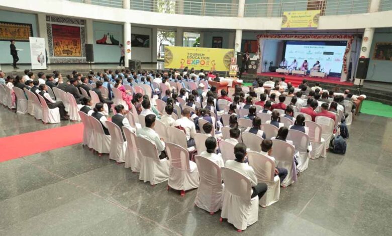 भारत सरकार के पर्यटन मंत्रालय की पहल ‘देखो अपना देश’ से जागा युवाओं में उत्साह भारत-सरकार-के-पर्यटन-मंत्रालय-की-पहल-‘देखो-अपना-देश’-से-जागा-युवाओं-में-उत्साह