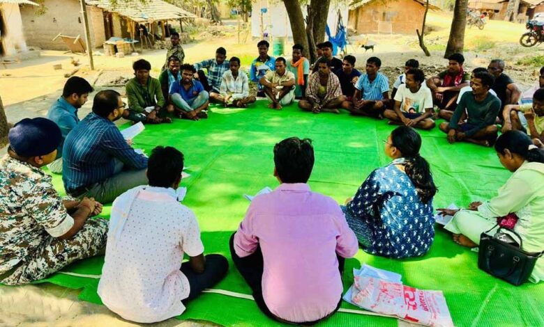 मिशन कनेक्ट से सुकमा में सुदृढ़ हुआ जनविश्वास : इमली के पेड़ तले सजी चौपाल मिशन-कनेक्ट-से-सुकमा-में-सुदृढ़-हुआ-जनविश्वास-:-इमली-के-पेड़-तले-सजी-चौपाल