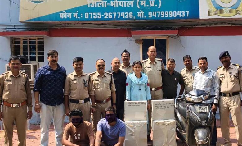 थाना अयोध्यानगर पुलिस ने 02 शराब तस्करो को 10 पेटी अग्रेजी शराब के साथ किया गिरफ्तार, रायसेन, विदिशा जिले से लाकर कर रहे थे भोपाल में शराब तस्करी। थाना-अयोध्यानगर-पुलिस-ने-02-शराब-तस्करो-को-10-पेटी-अग्रेजी-शराब-के-साथ-किया-गिरफ्तार,-रायसेन,-विदिशा-जिले-से-लाकर-कर-रहे-थे-भोपाल-में-शराब-तस्करी।