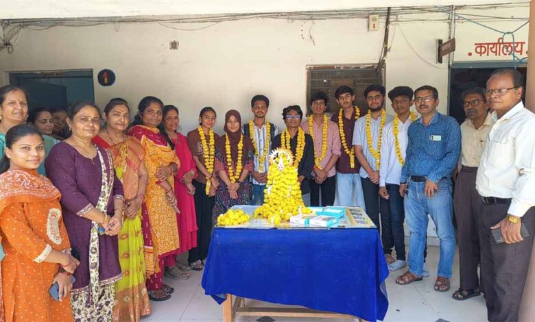 10वीं 12वीं का रिजल्ट घोषित बच्चों ने मारी बाजी 10वीं-12वीं-का-रिजल्ट-घोषित-बच्चों-ने-मारी-बाजी