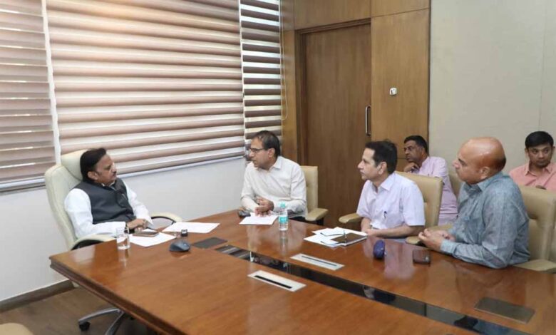 उप मुख्यमंत्री शुक्ल ने रीवा में सांदीपनि विद्यालयों के विकास कार्यों एवं प्रस्तावों की समीक्षा की उप-मुख्यमंत्री-शुक्ल-ने-रीवा-में-सांदीपनि-विद्यालयों-के-विकास-कार्यों-एवं-प्रस्तावों-की-समीक्षा-की