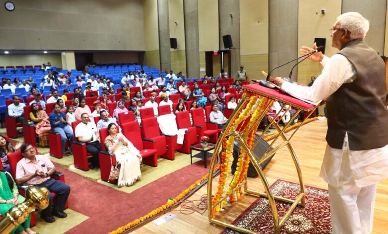 राज्य स्थापना दिवस समारोह, विविधता में एकता की शक्ति का उत्सव : राज्यपाल पटेल राज्य-स्थापना-दिवस-समारोह,-विविधता-में-एकता-की-शक्ति-का-उत्सव-:-राज्यपाल-पटेल