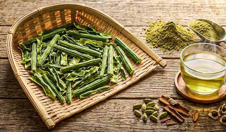 सहजन के छिलकों से बनाएं सुपरफूड मोरिंगा टी, जानें तरीका और फायदे सहजन-के-छिलकों-से-बनाएं-सुपरफूड-मोरिंगा-टी,-जानें-तरीका-और-फायदे