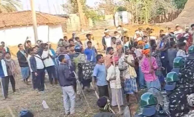जगदलपुर में अंतिम संस्कार विवाद: मतांतरण के बाद गुस्साए लोगों ने जमीन नहीं दी जगदलपुर-में-अंतिम-संस्कार-विवाद:-मतांतरण-के-बाद-गुस्साए-लोगों-ने-जमीन-नहीं-दी