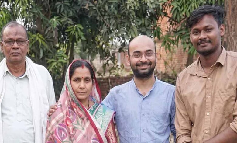 जंगल में तेंदूपत्ता बीनने वाला युवक बना IFS ऑफिसर, अजय गुप्ता की संघर्ष से सफलता तक की कहानी जंगल-में-तेंदूपत्ता-बीनने-वाला-युवक-बना-ifs-ऑफिसर,-अजय-गुप्ता-की-संघर्ष-से-सफलता-तक-की-कहानी