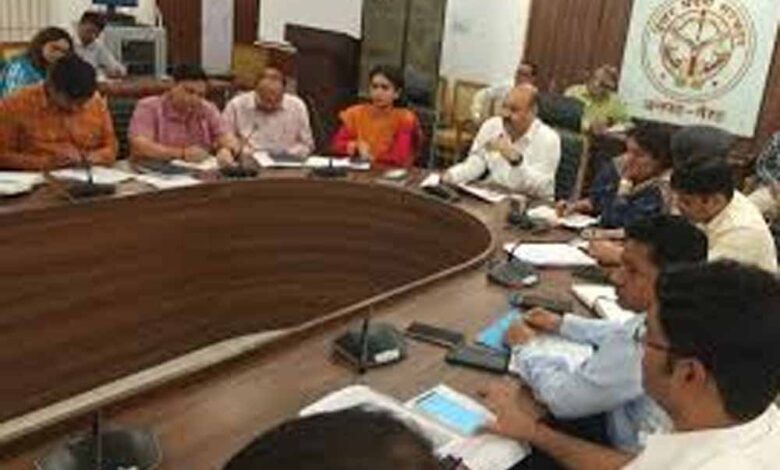 Meerut में IGRS शिकायतों पर लापरवाही: 9 अफसरों की वेतन कटौती, 155 को नोटिस meerut-में-igrs-शिकायतों-पर-लापरवाही:-9-अफसरों-की-वेतन-कटौती,-155-को-नोटिस