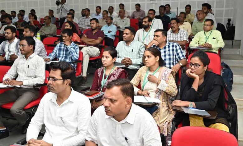 नवा रायपुर स्थित आईआईआईटी में डिजिटल दक्षता एवं एआई एकीकरण पर चरणबद्ध प्रशिक्षण सम्पन्न नवा-रायपुर-स्थित-आईआईआईटी-में-डिजिटल-दक्षता-एवं-एआई-एकीकरण-पर-चरणबद्ध-प्रशिक्षण-सम्पन्न