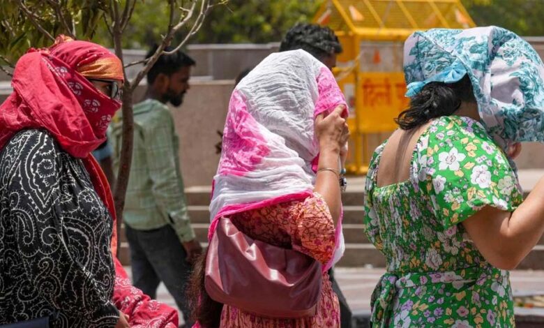 मध्यप्रदेश में भीषण गर्मी का कहर: छतरपुर में आग उगल रही धूप, बुंदेलखंड-चंबल में ऑरेंज अलर्ट मध्यप्रदेश-में-भीषण-गर्मी-का-कहर:-छतरपुर-में-आग-उगल-रही-धूप,-बुंदेलखंड-चंबल-में-ऑरेंज-अलर्ट