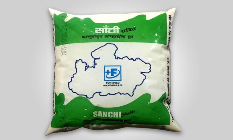 मध्यप्रदेश में दूध पर महंगाई की मार: सांची ने फिर बढ़ाए दाम, कल से 2 रुपये लीटर महंगा मिलेगा मध्यप्रदेश-में-दूध-पर-महंगाई-की-मार:-सांची-ने-फिर-बढ़ाए-दाम,-कल-से-2-रुपये-लीटर-महंगा-मिलेगा