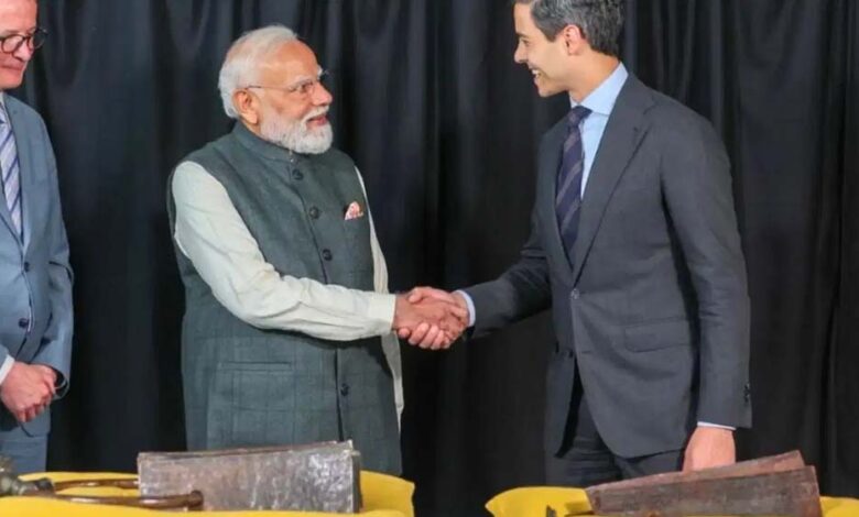 नीदरलैंड ने भारत को लौटाए 1000 साल पुराने ताम्र पत्र, चोल इतिहास से जुड़ा खास कनेक्शन नीदरलैंड-ने-भारत-को-लौटाए-1000-साल-पुराने-ताम्र-पत्र,-चोल-इतिहास-से-जुड़ा-खास-कनेक्शन