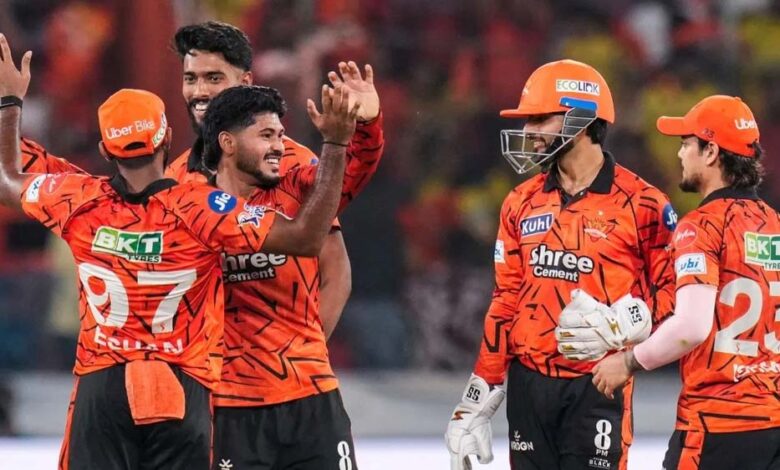 हार के बाद भी नंबर-1 पर RCB! हैदराबाद से मिली शिकस्त के बावजूद टेबल टॉपर रही बेंगलुरु, अब गुजरात से महामुकाबला हार-के-बाद-भी-नंबर-1-पर-rcb!-हैदराबाद-से-मिली-शिकस्त-के-बावजूद-टेबल-टॉपर-रही-बेंगलुरु,-अब-गुजरात-से-महामुकाबला