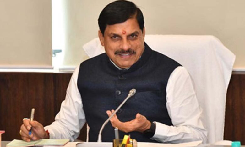 आयुर्वेद चिकित्सा के सफल प्रयोग की जानकारी और लाभ जन-जन तक पहुंचायें: मुख्यमंत्री डॉ. यादव आयुर्वेद-चिकित्सा-के-सफल-प्रयोग-की-जानकारी-और-लाभ-जन-जन-तक-पहुंचायें:-मुख्यमंत्री-डॉ.-यादव