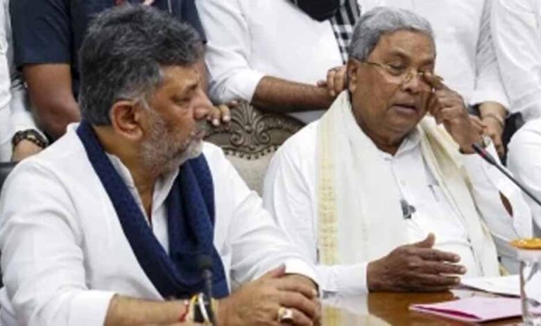 17 साल बाद कर्नाटक में नेतृत्व परिवर्तन, 3 जून को मुख्यमंत्री पद की शपथ लेंगे डीके शिवकुमार 17-साल-बाद-कर्नाटक-में-नेतृत्व-परिवर्तन,-3-जून-को-मुख्यमंत्री-पद-की-शपथ-लेंगे-डीके-शिवकुमार