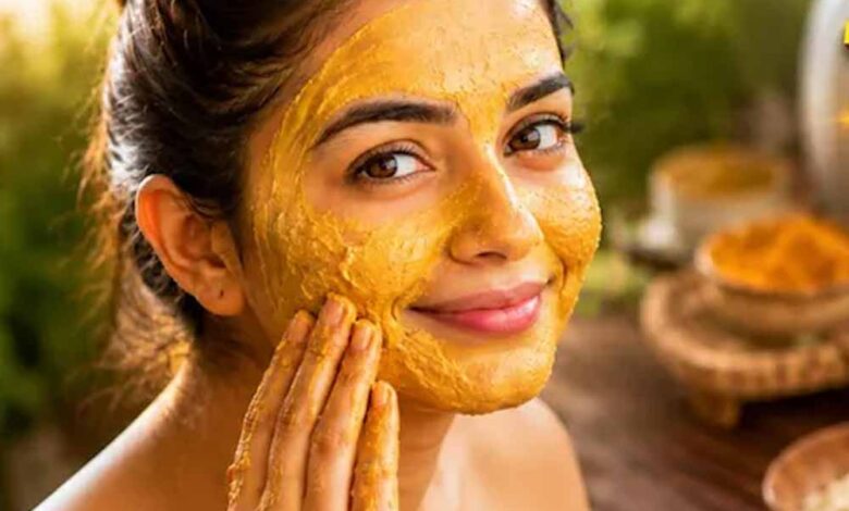 घर पर बनाएं देसी उबटन: बेसन, चंदन और केसर से पाएं ग्लोइंग स्किन घर-पर-बनाएं-देसी-उबटन:-बेसन,-चंदन-और-केसर-से-पाएं-ग्लोइंग-स्किन