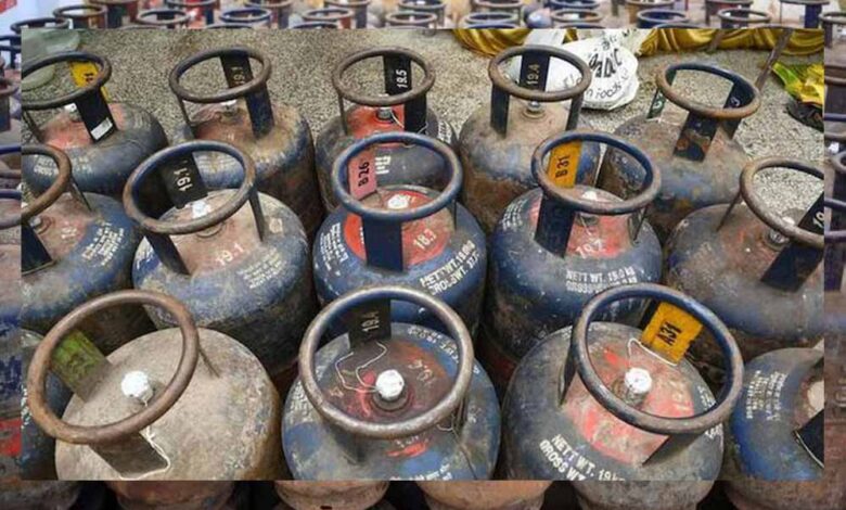 LPG सिलेंडर ने तोड़ी महंगाई की सारी हदें! जनवरी से 7वीं बार बढ़े दाम, जानें आपके शहर का नया रेट lpg-सिलेंडर-ने-तोड़ी-महंगाई-की-सारी-हदें!-जनवरी-से-7वीं-बार-बढ़े-दाम,-जानें-आपके-शहर-का-नया-रेट