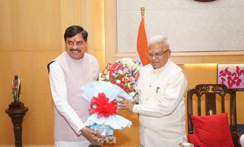 राज्यपाल पटेल को मुख्यमंत्री डॉ. यादव ने जन्मदिवस की दीं शुभकामनाएं राज्यपाल-पटेल-को-मुख्यमंत्री-डॉ.-यादव-ने-जन्मदिवस-की-दीं-शुभकामनाएं