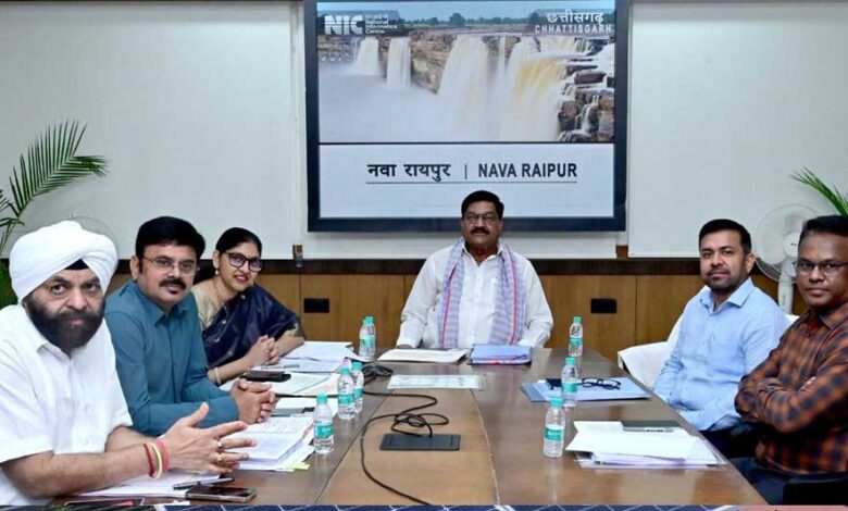 खाद्य मंत्री दयालदास बघेल की अध्यक्षता में मंत्री मण्डलीय उप समिति की बैठक सम्पन्न खाद्य-मंत्री-दयालदास-बघेल-की-अध्यक्षता-में-मंत्री-मण्डलीय-उप-समिति-की-बैठक-सम्पन्न