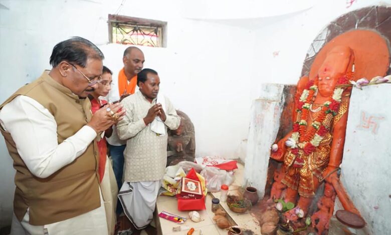 मुख्यमंत्री विष्णुदेव साय ने ऐतिहासिक चतुर्भुज विष्णु मंदिर में की पूजा-अर्चना, प्रदेश की सुख-समृद्धि की कामना मुख्यमंत्री-विष्णुदेव-साय-ने-ऐतिहासिक-चतुर्भुज-विष्णु-मंदिर-में-की-पूजा-अर्चना,-प्रदेश-की-सुख-समृद्धि-की-कामना