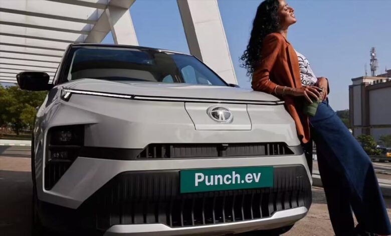 इलेक्ट्रिक कारों की बिक्री ने रचा इतिहास, Tata ने बनाया नया रिकॉर्ड; EV बाजार को मिली रफ्तार इलेक्ट्रिक-कारों-की-बिक्री-ने-रचा-इतिहास,-tata-ने-बनाया-नया-रिकॉर्ड;-ev-बाजार-को-मिली-रफ्तार