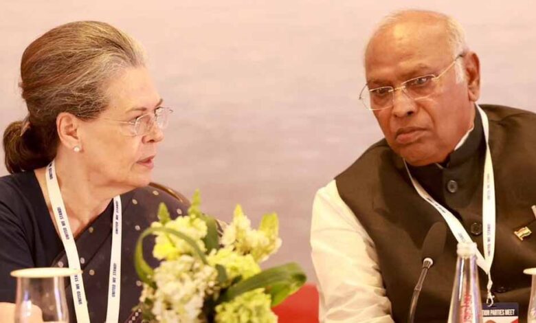 INDIA ब्लॉक में दरार गहराई, DMK-AAP ने बैठक से बनाई दूरी india-ब्लॉक-में-दरार-गहराई,-dmk-aap-ने-बैठक-से-बनाई-दूरी