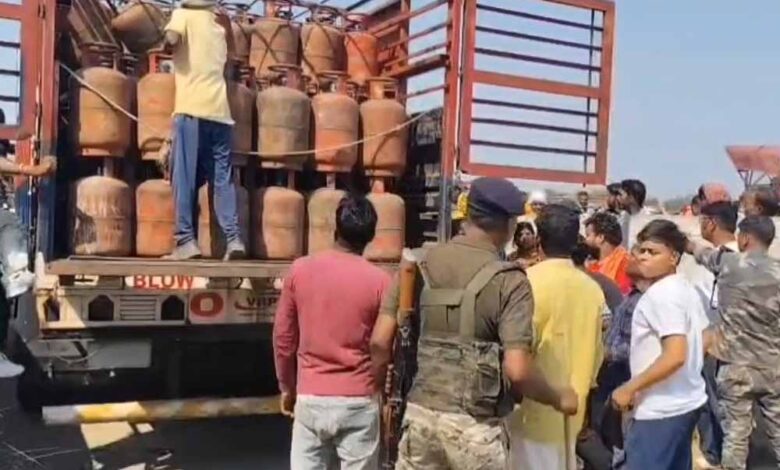 खैरागढ़ में उज्ज्वला योजना में गड़बड़ी, गैस एजेंसी के खिलाफ मामला दर्ज खैरागढ़-में-उज्ज्वला-योजना-में-गड़बड़ी,-गैस-एजेंसी-के-खिलाफ-मामला-दर्ज