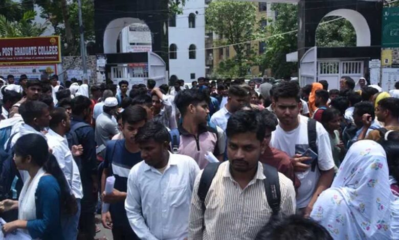 सिपाही भर्ती परीक्षा-2025 सकुशल संपन्न, 28.86 लाख अभ्यर्थियों में 75.94 प्रतिशत रहे उपस्थित सिपाही-भर्ती-परीक्षा-2025-सकुशल-संपन्न,-2886-लाख-अभ्यर्थियों-में-75.94-प्रतिशत-रहे-उपस्थित
