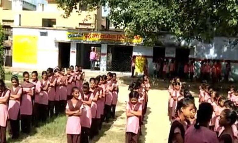 छत्तीसगढ़ के स्कूलों में अब गूंजेंगे राष्ट्रगान छत्तीसगढ़-के-स्कूलों-में-अब-गूंजेंगे-राष्ट्रगान
