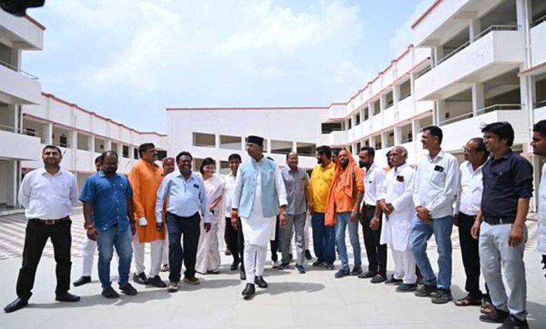 प्रधानमंत्री मोदी के 12 वर्ष पूर्ण होने पर मंत्री सारंग ने नरेला शासकीय महाविद्यालय में विद्यार्थियों से किया संवाद प्रधानमंत्री-मोदी-के-12-वर्ष-पूर्ण-होने-पर-मंत्री-सारंग-ने-नरेला-शासकीय-महाविद्यालय-में-विद्यार्थियों-से-किया-संवाद
