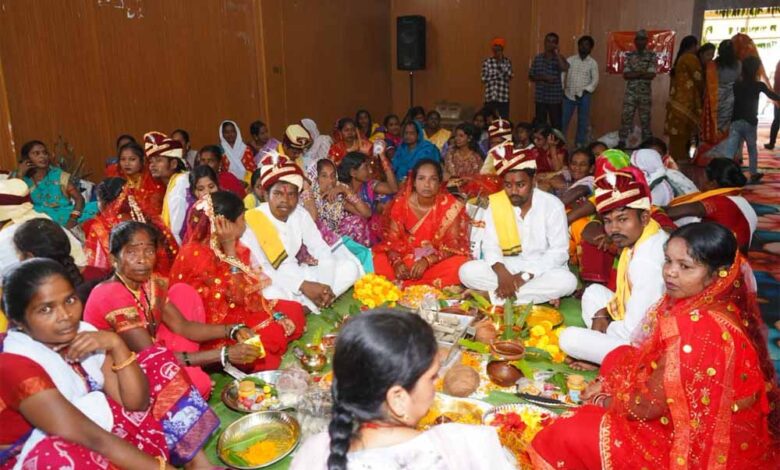 मुख्यमंत्री कन्या विवाह योजना के तहत जगदलपुर में 17 जोड़ों ने थामा एक-दूजे का हाथ मुख्यमंत्री-कन्या-विवाह-योजना-के-तहत-जगदलपुर-में-17-जोड़ों-ने-थामा-एक-दूजे-का-हाथ
