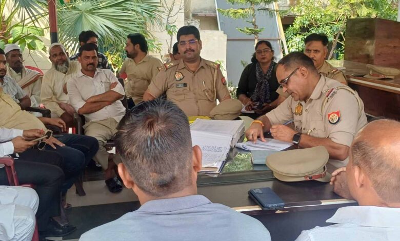 बरेली में मोहर्रम के लिए सख्ती, 12 फीट से ऊंचा ताजिया निकालने पर रोक बरेली-में-मोहर्रम-के-लिए-सख्ती,-12-फीट-से-ऊंचा-ताजिया-निकालने-पर-रोक
