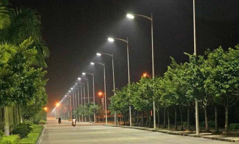 दिल्ली की सड़कों पर लगेंगी संगीतमय स्मार्ट स्ट्रीट लाइट्स, सरकार ने EMI मॉडल को दी मंजूरी दिल्ली-की-सड़कों-पर-लगेंगी-संगीतमय-स्मार्ट-स्ट्रीट-लाइट्स,-सरकार-ने-emi-मॉडल-को-दी-मंजूरी