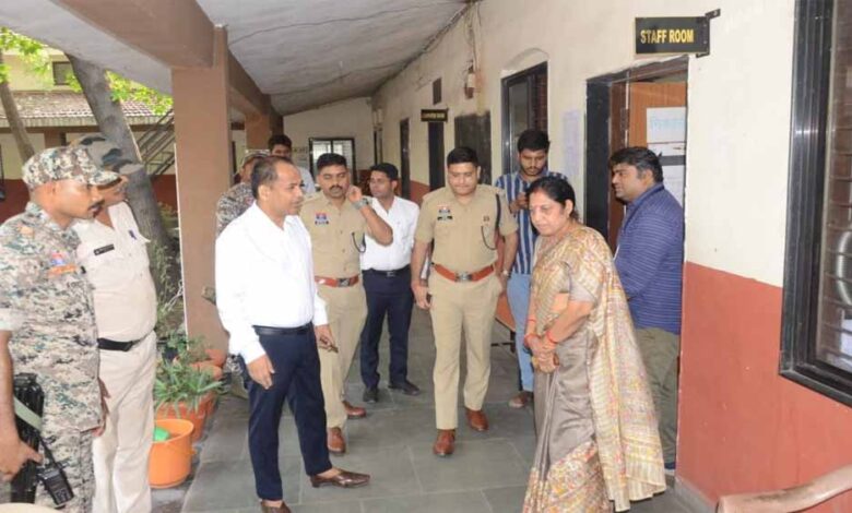 NEET UG 2026 री-एग्जाम को लेकर प्रशासन अलर्ट, कलेक्टर ने परीक्षा केंद्रों का किया निरीक्षण neet-ug-2026-री-एग्जाम-को-लेकर-प्रशासन-अलर्ट,-कलेक्टर-ने-परीक्षा-केंद्रों-का-किया-निरीक्षण