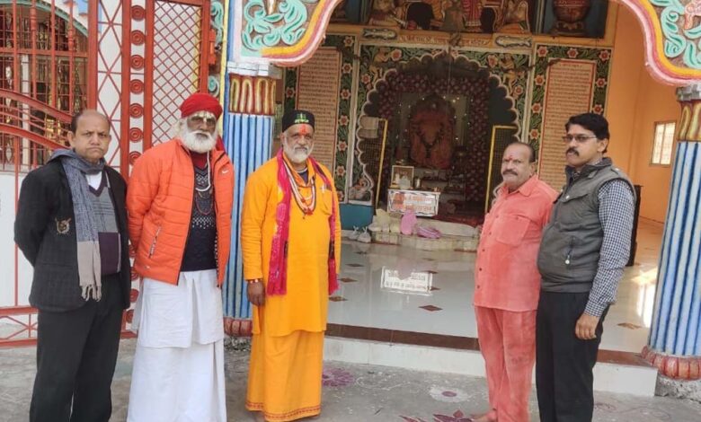 अंबेडकरनगर के रामनगर स्थित पंचमुखी हनुमान मंदिर में दानपात्र से 10 हजार की चोरी, जाली तोड़कर वारदात अंबेडकरनगर-के-रामनगर-स्थित-पंचमुखी-हनुमान-मंदिर-में-दानपात्र-से-10-हजार-की-चोरी,-जाली-तोड़कर-वारदात