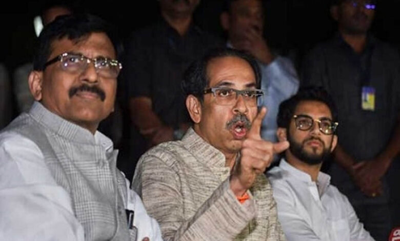 आदित्य के लिए ‘कुर्बानी’ देने वाला नेता भी बागी, उद्धव ठाकरे के सामने गहराया अस्तित्व का संकट आदित्य-के-लिए-‘कुर्बानी’-देने-वाला-नेता-भी-बागी,-उद्धव-ठाकरे-के-सामने-गहराया-अस्तित्व-का-संकट