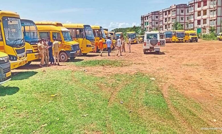 जगदलपुर में स्कूल बसों की जांच में 44 वाहन मिले गायब, अब होगी सख्त कार्रवाई जगदलपुर-में-स्कूल-बसों-की-जांच-में-44-वाहन-मिले-गायब,-अब-होगी-सख्त-कार्रवाई